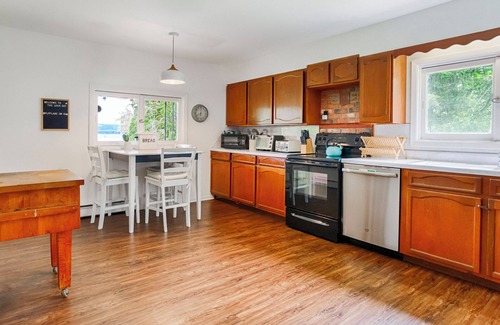 Interlaken Cottage | The Look Out: "Relaxing Finger Lakes Retreat Close to Ithaca!"