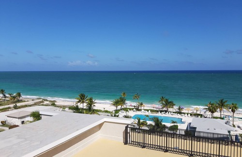 Freeport Apartment | The Lookout - Coral Beach