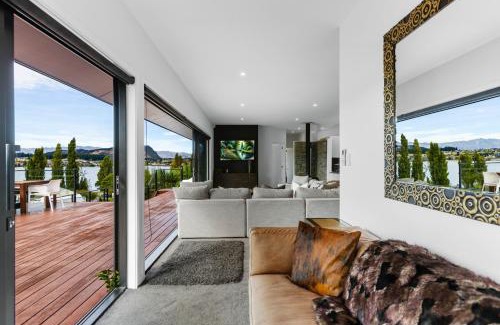 Wanaka House | The Lookout - Lake Views