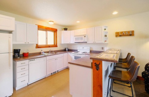 Grand Lake Condo | The Loose Moose Lodge #6 at Downtown Grand Lake near RMNP Entrance