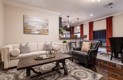 French Quarter Apartment | The Louis - 2B/2B Historic FQ Apt. - 60 Day Min. Rental