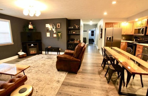 Chillicothe Apartment | The Lounge - Downtown Chillicothe