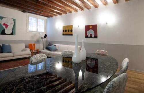 San Polo Apartment | The Lovers' Loft