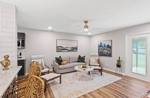 Open Gates House | The Luxe/Hot Tub/10 Min Keenland/12 Min Downtown/Fenced In Yard/Pet Friendly