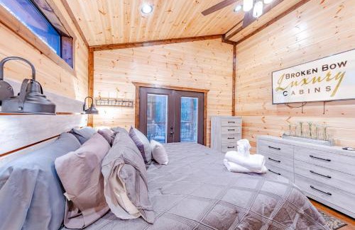 Broken Bow House | The Luxurious Blue Sky Lodge is EPIC!