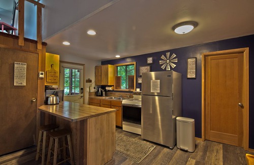 Packwood House | The Lyons Den at Upper Timberline Village