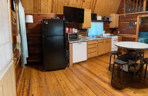 Board Camp Cabin | The Mabry’s Cabin in the Woods - Relax/Swim/Ride ATVs - Mena, AR