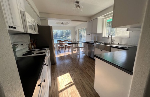 Mason County House | The Maggie Lakehouse