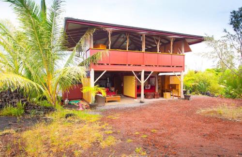 Pahoa Apartment | THE MAGICAL LAVA TEMPLE with EPIC Volcano Views!