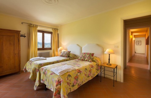 Pratolino Apartment | The Magnifico - Three bedroom holiday apartment in the beautiful Florentine hill