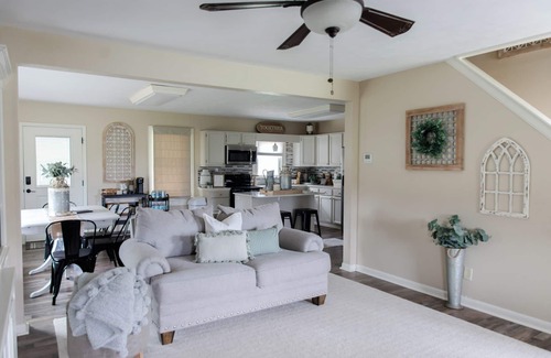 Breaux Bridge Cottage | The Main Cottage