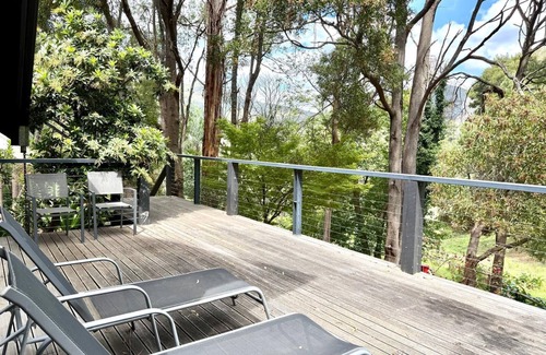 Warburton House | The Main House (include Water Cottage)
