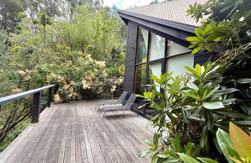 Warburton House | The Main House (include Water Cottage)