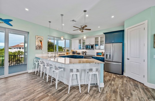 North Captiva House | The MAINE DECK - BRAND NEW DESIGNER HOME WITH PRIVATE POOL AND 2 GOLF CARTS
