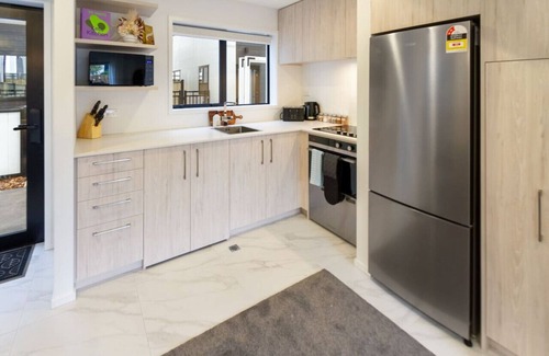 Christchurch City Centre House | The Majestic Retreat 2 bed 2 bath CBD