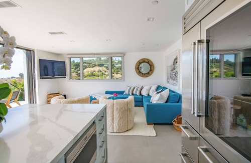 Malibu House | The Malibu Modern Oasis - Oceanview 4 Brdrm Surrounded by Canyon Views