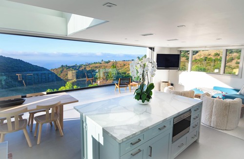 Malibu House | The Malibu Modern Oasis - Oceanview 4 Brdrm Surrounded by Canyon Views
