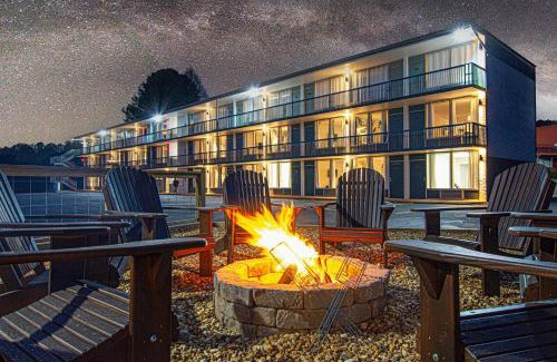 Copperhill Hotel | The Mallard Hotel & Suites