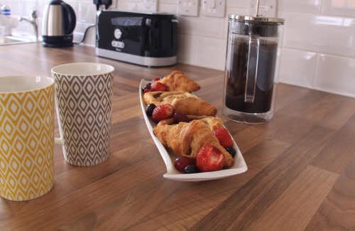 Offerton Apartment | The Manchester @ St Petersgate - Sleeps up to 6, close to train station & very central