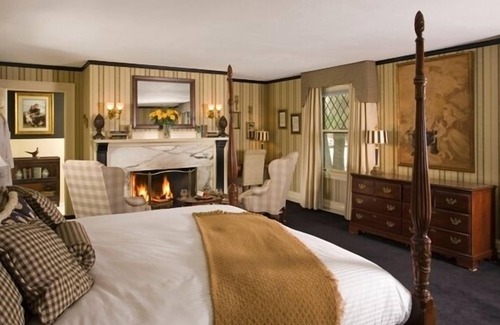 Holderness Hotel | The Manor On Golden Pond