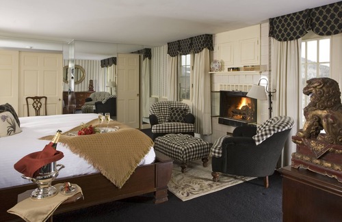 Holderness Hotel | The Manor On Golden Pond