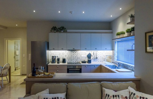 Kalamata House | The Mansion