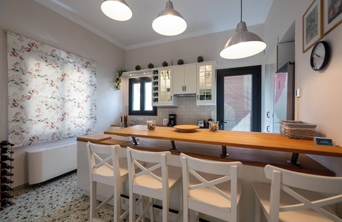 Kalamata House | The Mansion