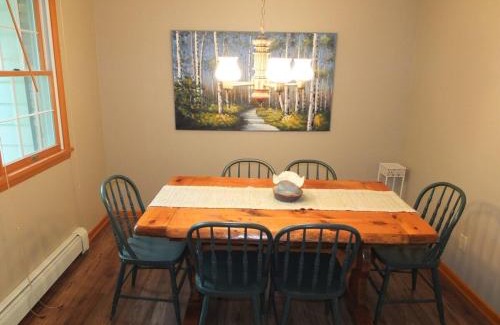 Frankfort House | The Maple Cottage - Walk To Beach & Lake Michigan