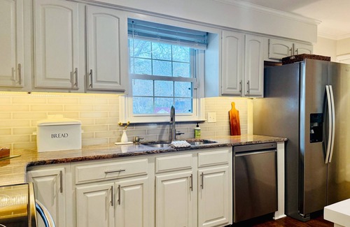 Cary House | The Maple House: Entire Home Next to DT Cary Park