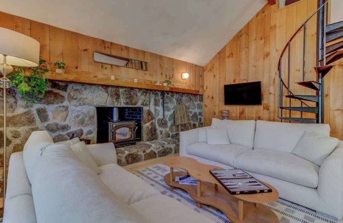 Londonderry House | The Maple Retreat | 20 Min to Stratton w/Sauna
