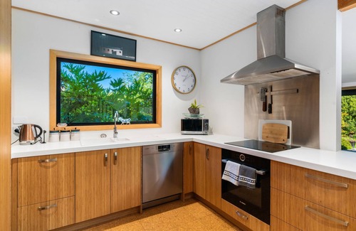 Clyde House | The Maples - Clyde Holiday Home