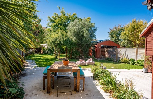 Clyde House | The Maples - Clyde Holiday Home