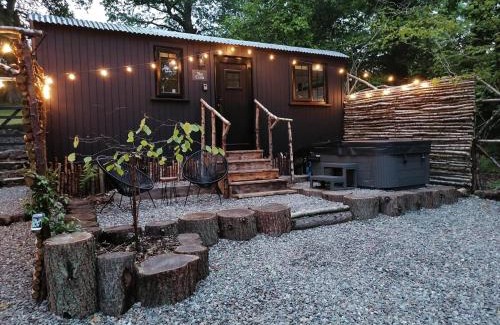 Milton Of Buchanan Cabin | The Mar Huts - The Conic Hut