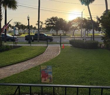 South Beach Street Historic District Bed & Breakfast | The Margaret Suite at The Abbey House a B&B in Daytona Beach