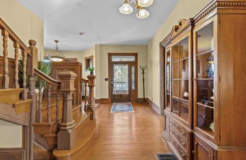 Lafayette Square House | The Marquis Manor | JZ Vacation Rentals