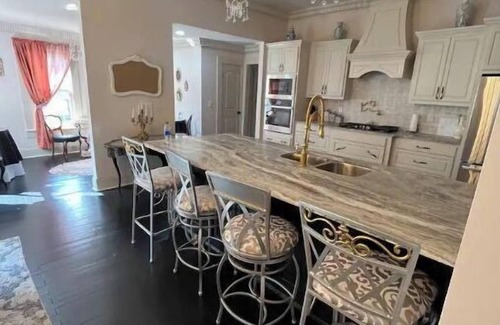 Thomasville House | The Mash Manor