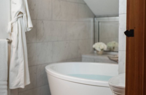 Boone Bed & Breakfast | The Mast Farm Inn