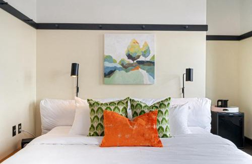 East Liberty Hotel | The Maverick by Kasa