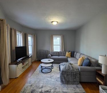 Chelsea Apartment | The Maverick Upstairs - NEW! - Lux Apartment - 2 Miles From Airport & Downtown Boston