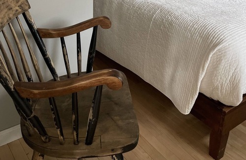 Holland Cottage | The Maybrook: Peaceful Getaway by a Lake
