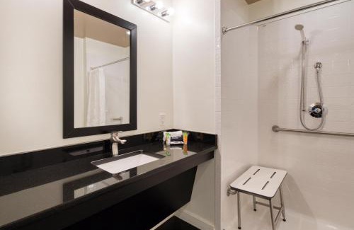 Cary Hotel | The Mayton