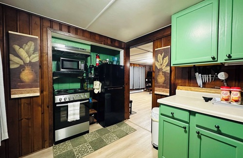 Blue River Cabin | The Mckenzie River Nest, a cozy cabin on the river!