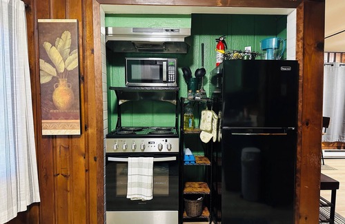 Blue River Cabin | The Mckenzie River Nest, a cozy cabin on the river!