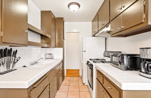Mar Vista Apartment | The Mclaughlin #1