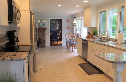 East Orleans House | "The Meadow", a Stylish and Welcoming Home only 1 Mile from Nauset Beach