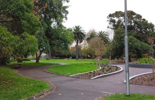 St. Kilda East Apartment | The Meadow Gardens Oasis