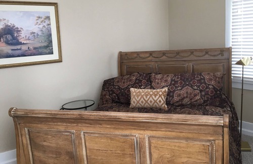 Forest Hills Apartment | The Mellor House 2 - Apartment #3