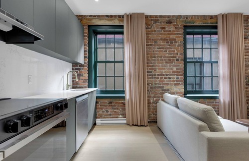 Cite Multimedia Apartment | The Mercer Boutique Hotel