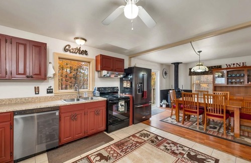 Meredith House | The Meredith Village House Downtown