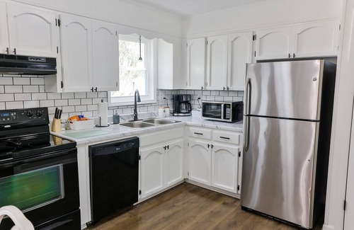 Oxford House | The Merrimac House: Cute, Cozy and very Convenient to I-20 in Oxford, Al.